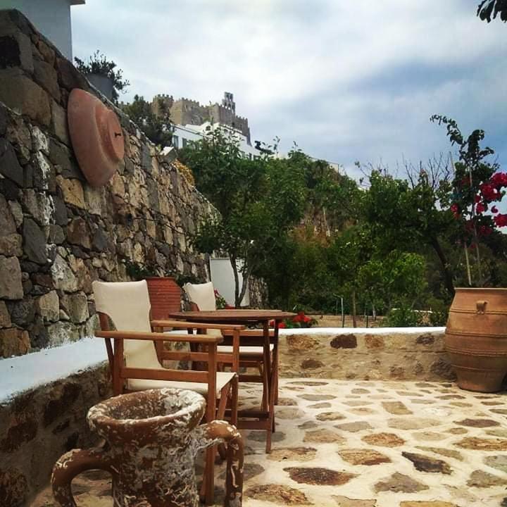 Traditional Studio Chora Patmos Esterno foto