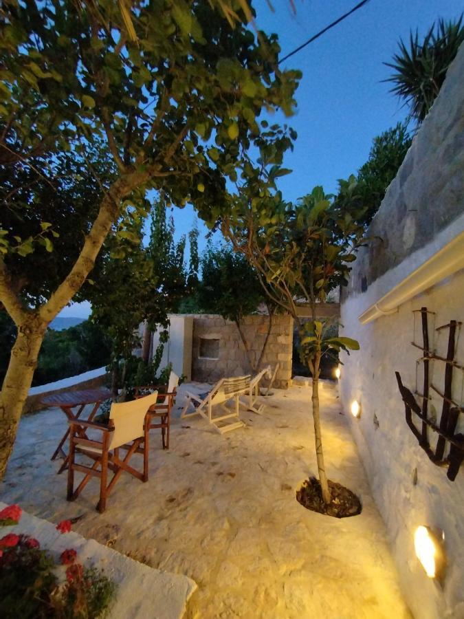 Traditional Studio Chora Patmos Esterno foto