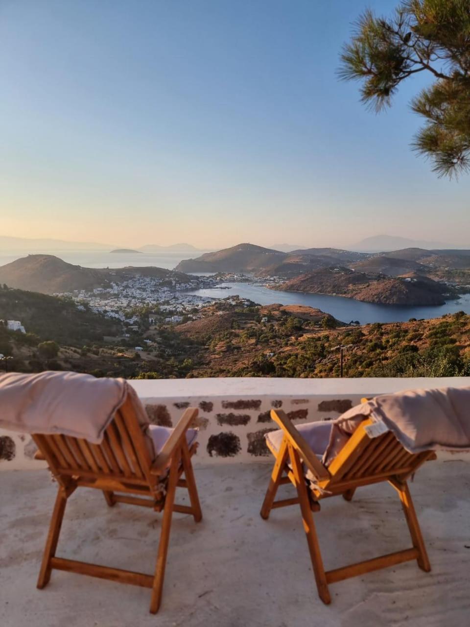 Traditional Studio Chora Patmos Esterno foto